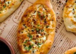 What Is Peinirli? The Greek Boat Pizza You Need to Try Pizza Base